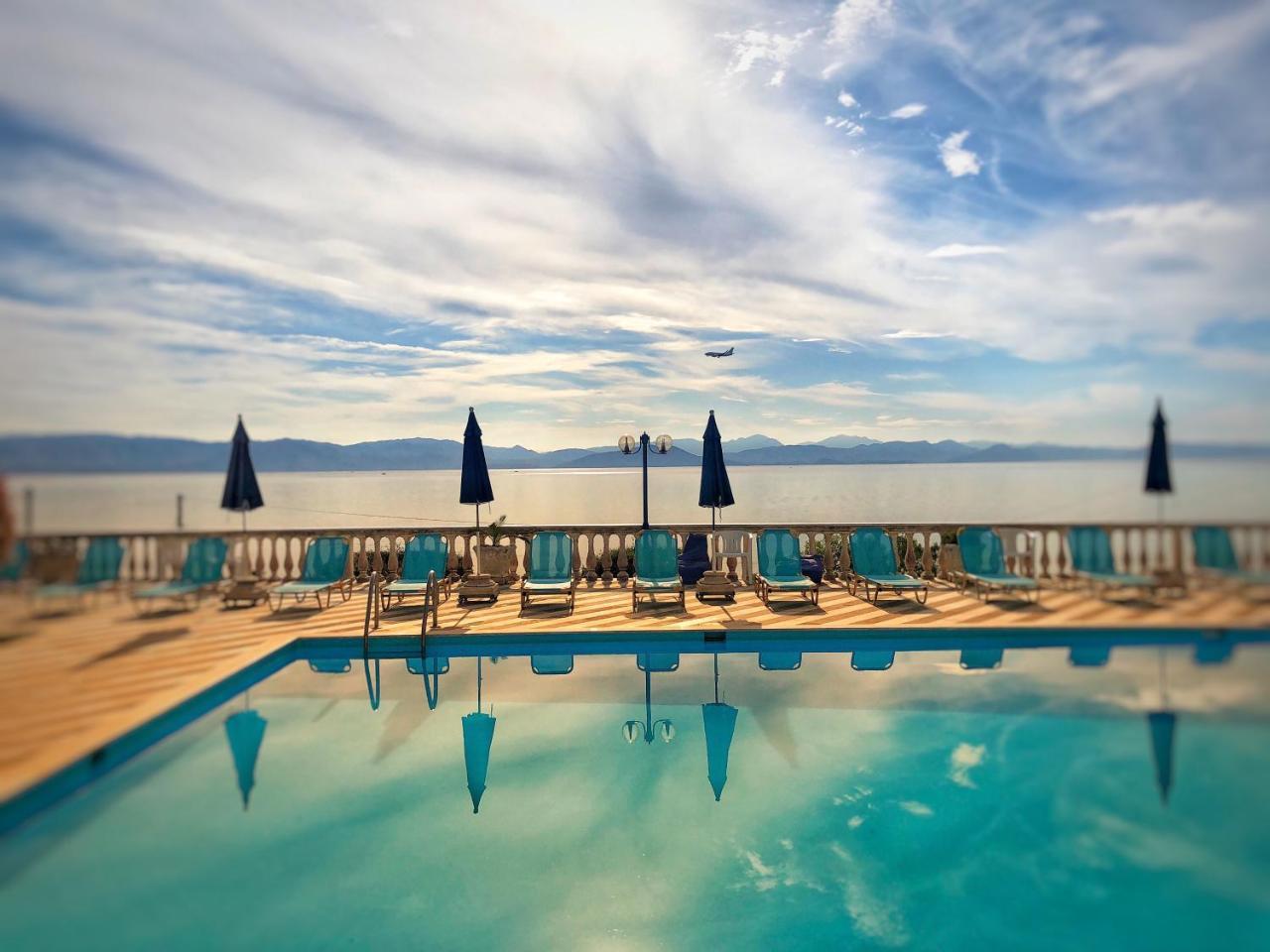 Brentanos - A - View Of Paradise Apart Otel 4*